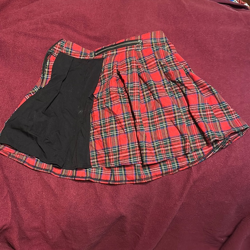 Skater half black half flannel skirt zip up